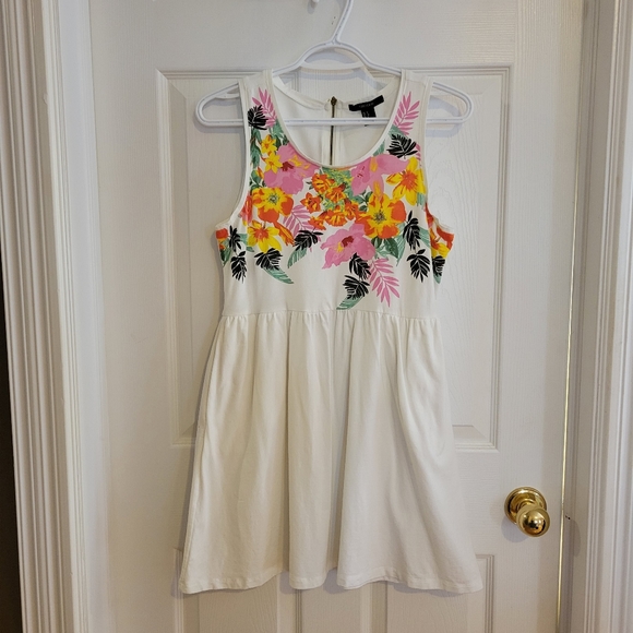 5/$20 Forever 21 white fit and flare floral print skater mini dress 8 - Picture 2 of 10